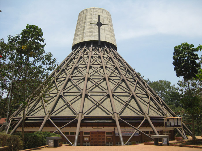 PLACES TO VISIT IN UGANDA
